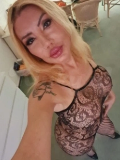 geile sexy shemale katty in Den Haag