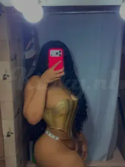 Latina sexy in Dam