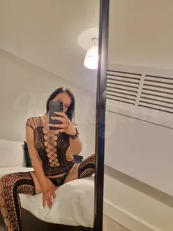 Hello guys i'm back,party girl in Erm