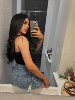 Sexy girl Latin Party in Enter
