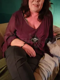 Een heerlijke Nederlandse MILF in Apeldoorn