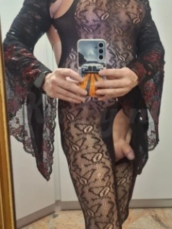 Onderdanig crossdresser slet ! in Erp