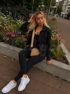 New in Town in Dam