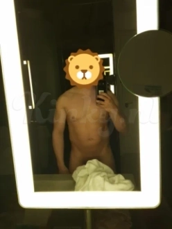 Well built guy into hot passionate dates in Dam