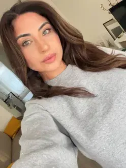 Hot brunets, duo…Text by WhatsApp in Dam