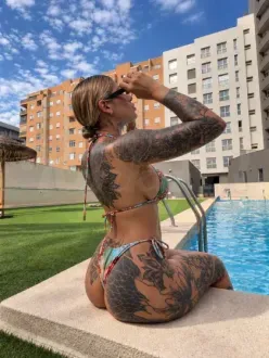 Tatto girl in Dam