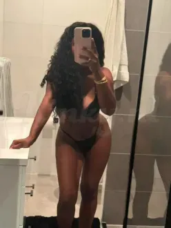 Hot chat with latín girls threesome diva in Haarlem